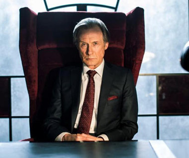 Bill Nighy: Po bułki w garniturze