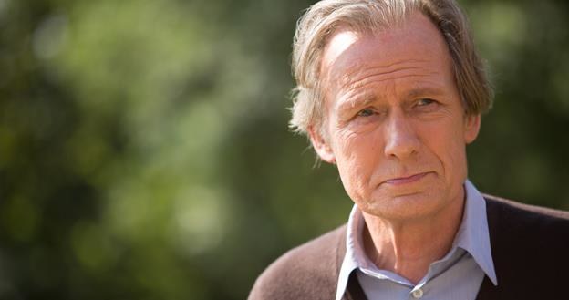 Bill Nighy w scenie z filmu "Czas na miłość" /materiały dystrybutora