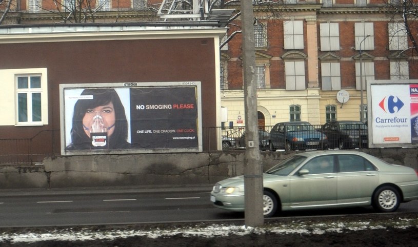 Billboardami w krakowski smog /Fot. Marek Lasyk /Reporter