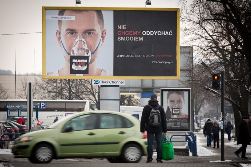 Billboardami w krakowski smog /Fot. Jan Graczyński /East News