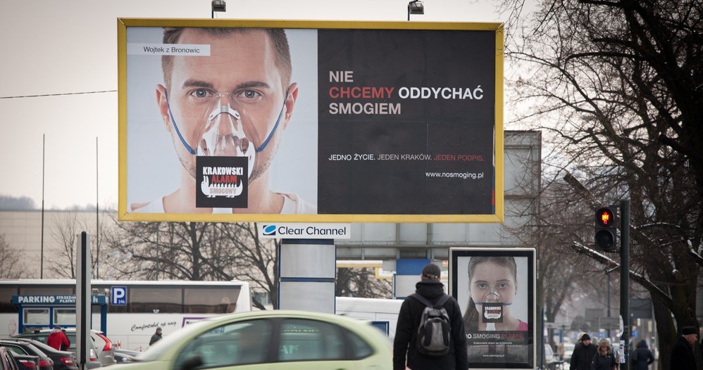 Billboardami w krakowski smog /Fot. Jan Graczyński /East News