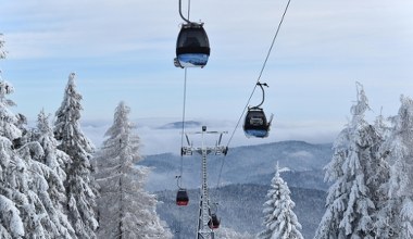 Більш спокійніше місце, ніж Закопане чи Карпачі. Чудові схили та найдовший крісельний підйомник у Польщі