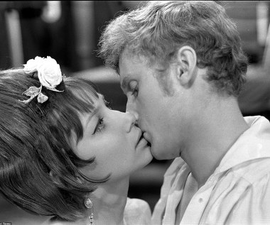 Biorąc pod uwagę fakt, że drugi operator, Andrzej Kostenko był mężem grającej w filmie Poli Raksy, Daniel Olbrychski przyznał po latach: - Trudno było z Polą grać sceny miłosne, kiedy obok stał mąż i nas nieustannie kontrolował. 