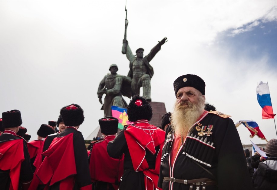 Biorący udział w wyprawie Kozacy są w wieku od 18 do 67 lat. Wszyscy pochodzą z okolic Rostowa nad Donem, na południu Rosji / 	ANTON PEDKO    /PAP/EPA