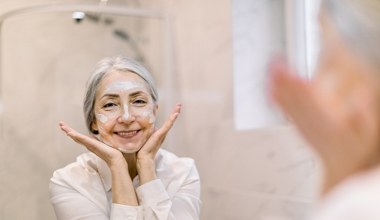 Biorę 2 składniki z kuchni i nakładam na twarz. Skóra jest nawilżona i gładka 