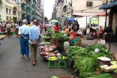 Birmańskie ulice zauroczone Aung San Suu Kyi