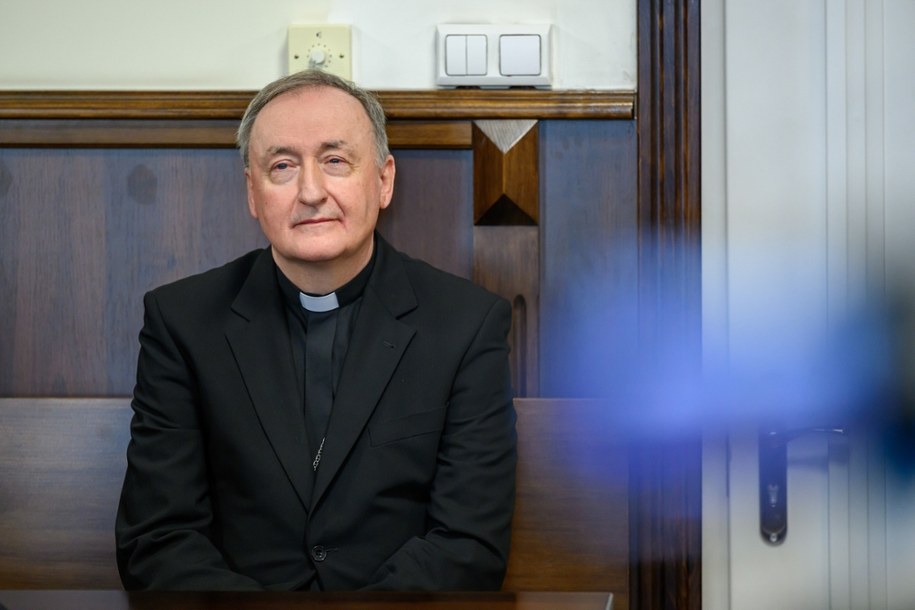 Biskup Andrzej Jeż na sali rozpraw Sądu Rejonowego w Tarnowie /Paweł Topolski /PAP