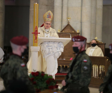 Biskup Antoni Długosz zaśpiewał dla Krzysztofa Krawczyka (utwór "Melancholia") 