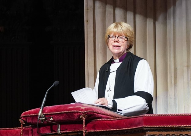 Biskup Londynu Sarah Mullally w trakcie nabożeństwa w londyńskiej katedrze /Ian West /PAP/PA