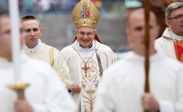 Biskup określił Morawieckiego i Szumowskiego jako ewangelistów. „Profesor jest przedłużeniem czynów Jezusa”