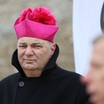 Biskup rezygnuje po skandalu na plebanii