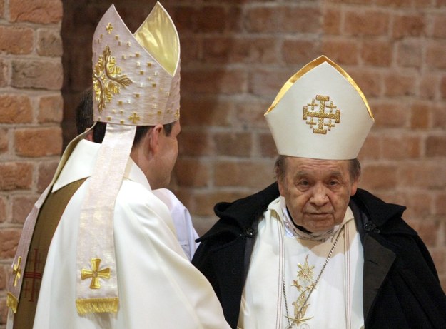 Biskup senior diecezji sandomierskiej Wacław Świerzawski /Piotr Polak /PAP