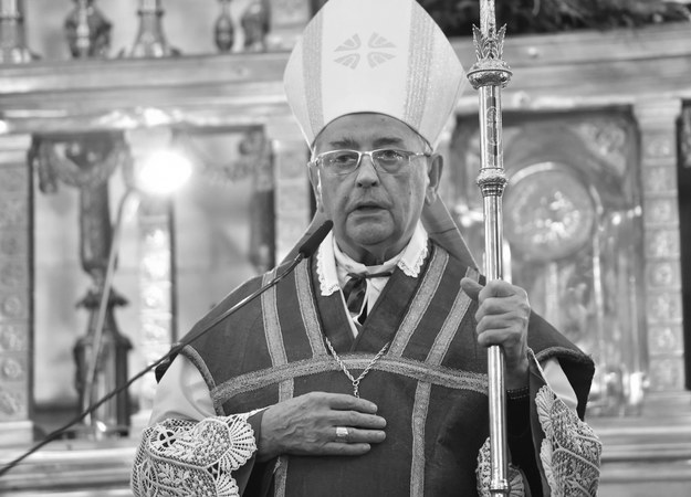 Biskup Tadeusz Pieronek /	Jacek Bednarczyk   /PAP