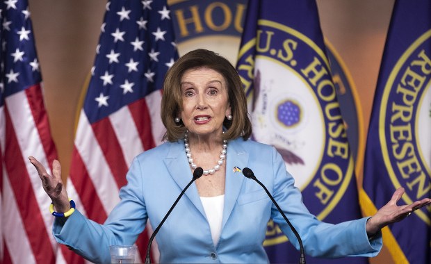 Biskup w swojej diecezji zakazuje Nancy Pelosi przystępowania do komunii 