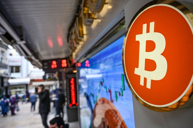 Bitcoin - co dalej? /OZAN KOSE/AFP /East News