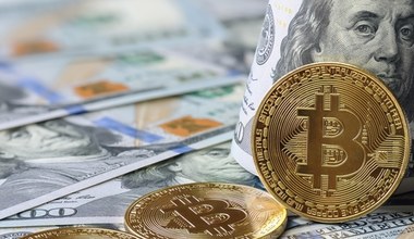 Bitcoin drożeje. Entuzjaści wieszczą hossę, urzędnicy ostrzegają