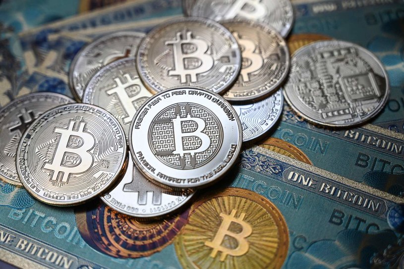 Bitcoin drożeje i przekracza pułap nawet 47 tysięcy dolarów. /OZAN KOSE /AFP