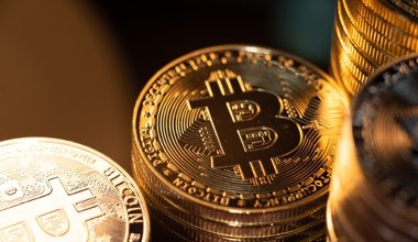 Bitcoin znów tańszy. Kryptowaluta w dołku, ale niektórzy widzą dla niej ratunek
