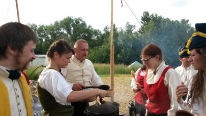 Bitwa pod Waterloo z udziałem statystów z Polski