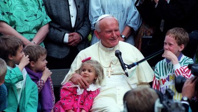 Biura podróży oferują już wyjazdy na kanonizację