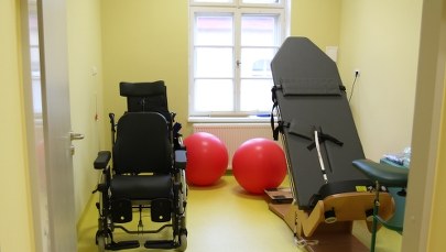 Biurokracja wstrzymuje klinikę "Budzik dla dorosłych". Wciąż nie ma kontraktu z NFZ