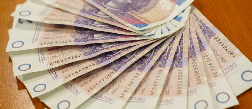 Biznesmen z Leżajska miał wydać na łapówki ponad mln zł /RMF FM