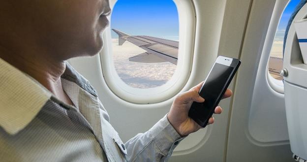 Biznesowe podróże samolotem to dziś standard /&copy;123RF/PICSEL