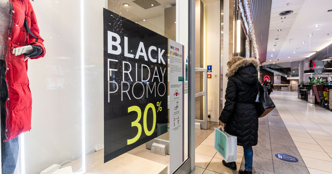 Black Friday 2021. Większość sprzedawców chce wprowadzić akcje promocyjne w swoich sklepach w terminie 26-29 listopada /Arkadiusz Ziółek /Agencja SE/East News