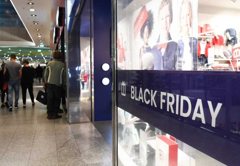 Black Friday 2023 wypada 24 listopada. W sklepach będzie można polować na wyprzedaże /Artur Widak / NurPhoto / NurPhoto via AFP /