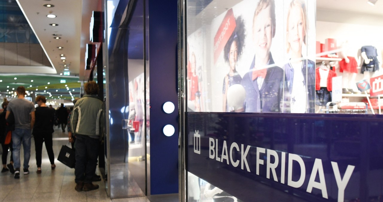 Black Friday 2023 wypada 24 listopada. W sklepach będzie można polować na wyprzedaże /Artur Widak / NurPhoto / NurPhoto via AFP /