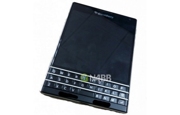 BlackBerry Q30.   Fot. N4BB /materiały prasowe