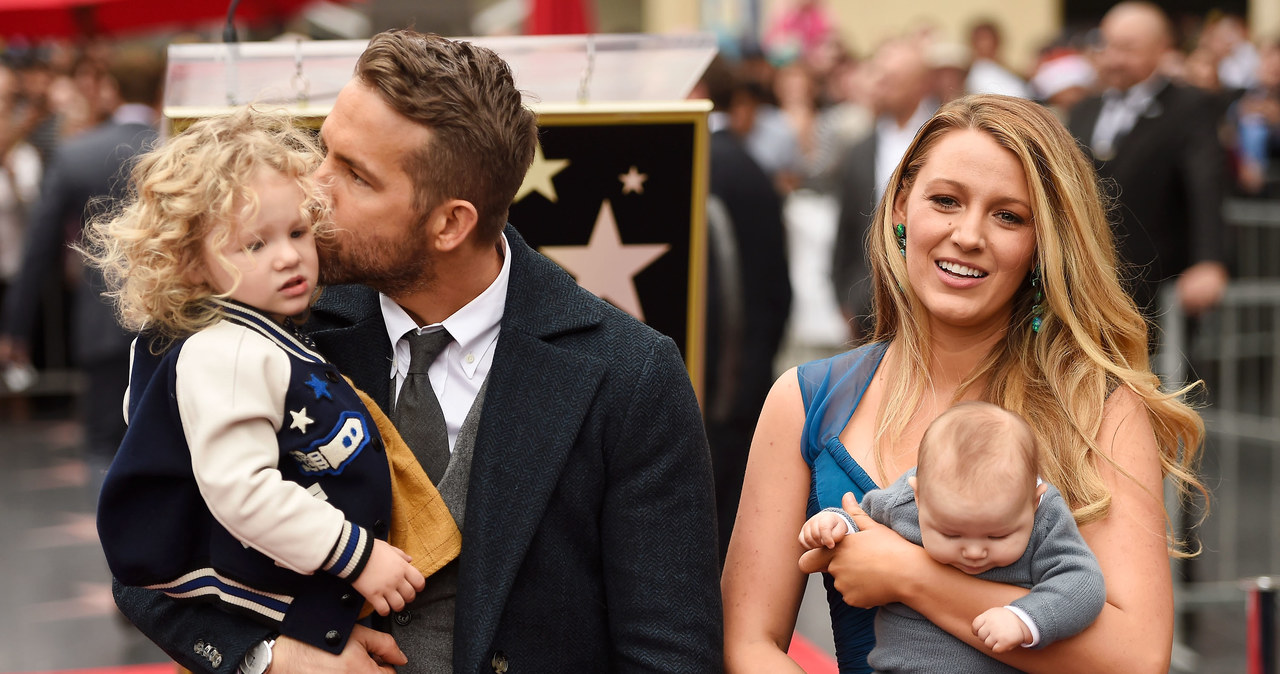 Blake Lively i jej mąż Ryan Reynolds z dziećmi (2016) /Matt Winkelmeyer /Getty Images