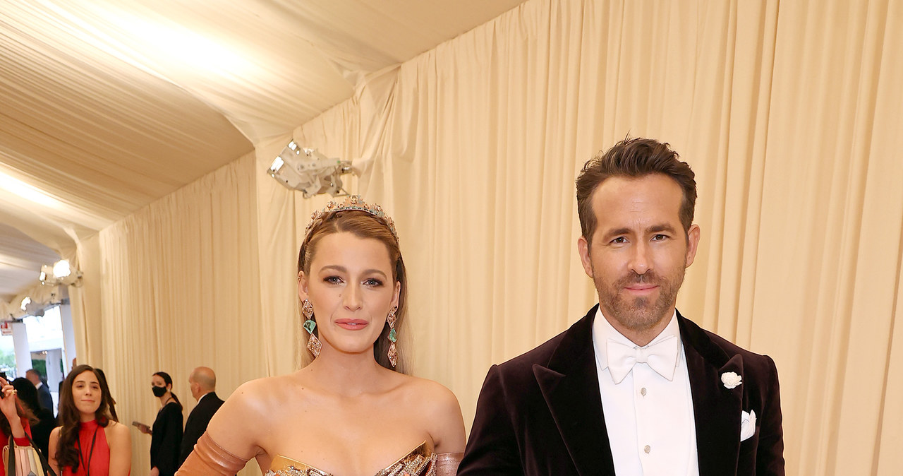 Blake Lively i Ryan Reynolds na Met Gali 2022 wyglądają niesamowicie -  pomponik.pl