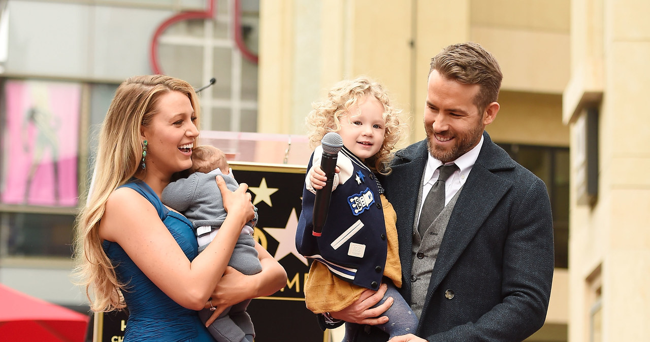 Blake Lively i Ryan Reynolds z córkami /Matt Winkelmeyer /Getty Images