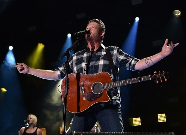Blake Shelton na scenie - fot. Larry Busacca /Getty Images