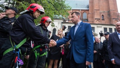 Błaszczak po nawałnicach: Sytuacja jest trudna, ale pod kontrolą