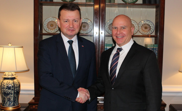 Błaszczak po spotkaniu z doradcą Trumpa: Oczekujemy liczniejszej obecności wojsk USA w Polsce