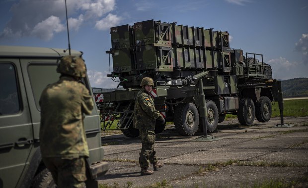 Błaszczak rozmawiał z niemiecką minister obrony. Chodzi o Patrioty