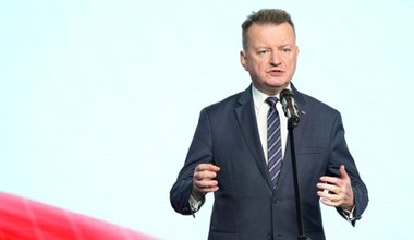 Błaszczak uderza w Tuska ws. blokady na chipy z USA. "Mogą przeniknąć na Wschód"