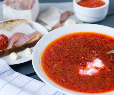 Błędy przy zabielaniu zupy: Jak ich uniknąć?