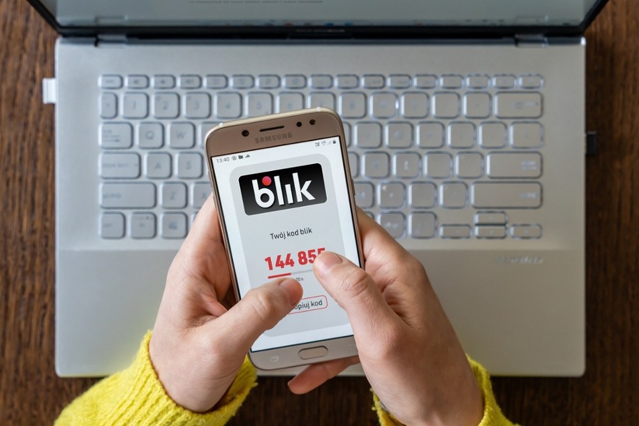 BLIK cały czas rośnie – w pierwszej połowie 2025 roku użytkownicy wykonali aż 1,4 miliarda transakcji /Shutterstock