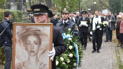 Bliscy, artyści i fani pożegnali Annę Szałapak 