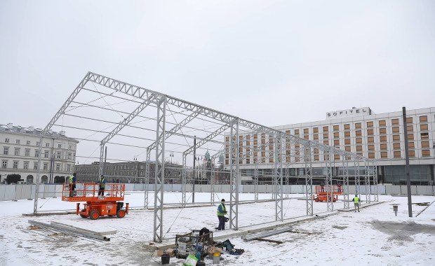 Bliscy ofiar katastrofy smoleńskiej: Nie chcemy, by pomnik był częścią kampanii wyborczej