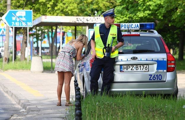 Bliskie spotkanie z drogówką, to zazwyczaj nic przyjemnego / Fot: Stanisław Kowalczuk /East News