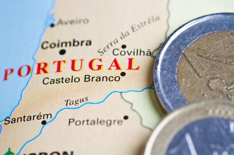 Blisko 23 tys. zatrudnionych w Portugalii osób nie otrzymuje na czas wynagrodzenia /123RF/PICSEL