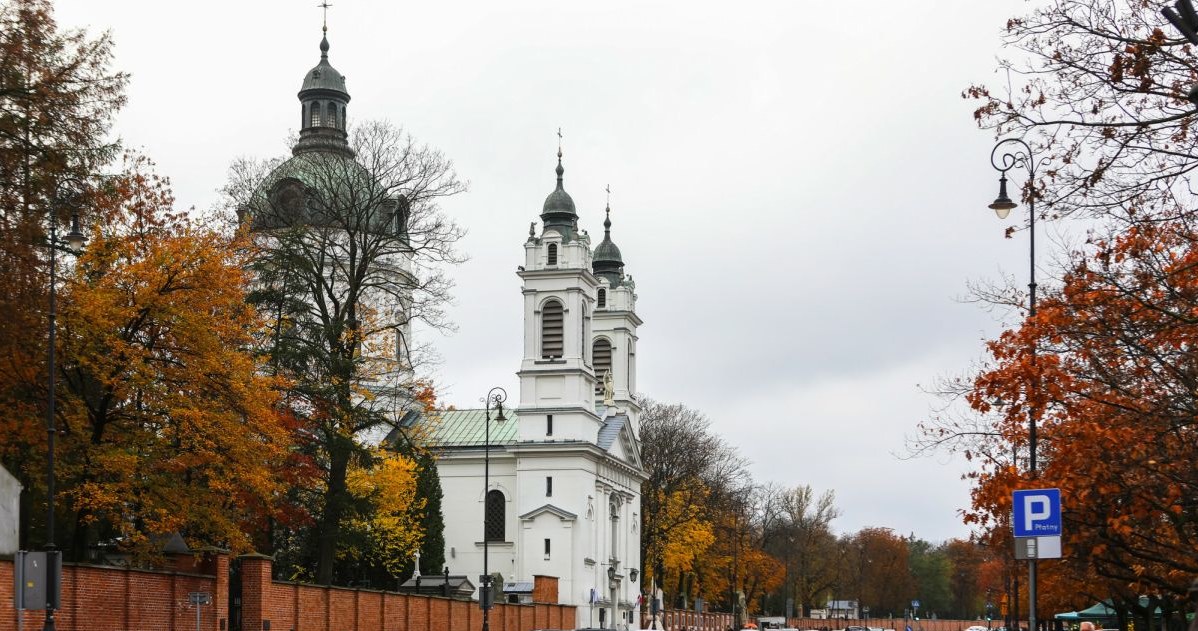 Blisko 27 proc. ogółu wszystkich zanotowanych przez policję kradzieży samochodów w Polsce miało miejsce w Warszawie /Adam Burakowski/REPORTER /Agencja SE/East News