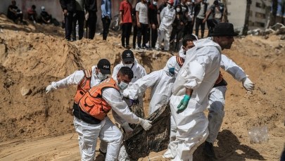 Blisko 300 ciał w masowym grobie. Na niektórych ślady tortur