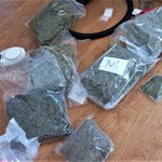 Blisko 5 kg marihuany i 200 tys. nielegalnych papierosów w Nowym Sączu