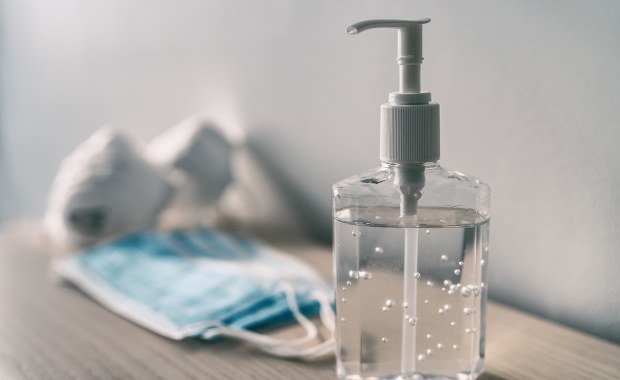 Blisko 5 tys. nowych zakażeń koronawirusem, zmarło 133 chorych na Covid-19