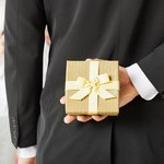 Blisko połowa firm daje pracownikom prezenty z okazji świąt
